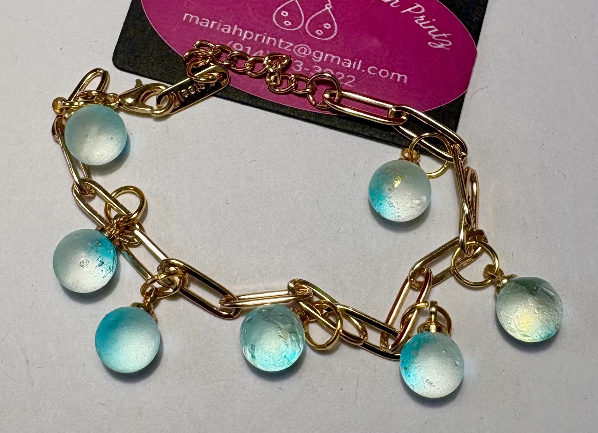 Cosmic beads